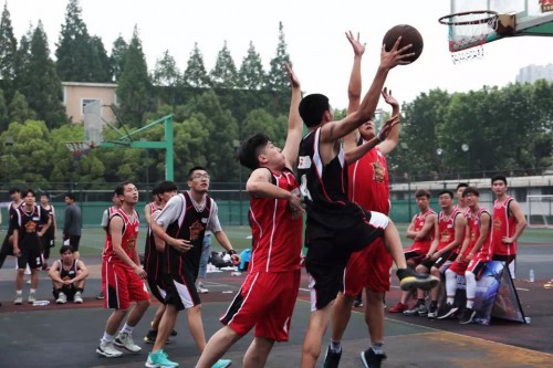 全国高校传奇明星篮球联赛战火延续，“篮”不住强者风采